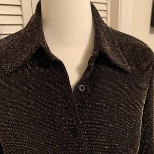 Black / metallic expandable top.